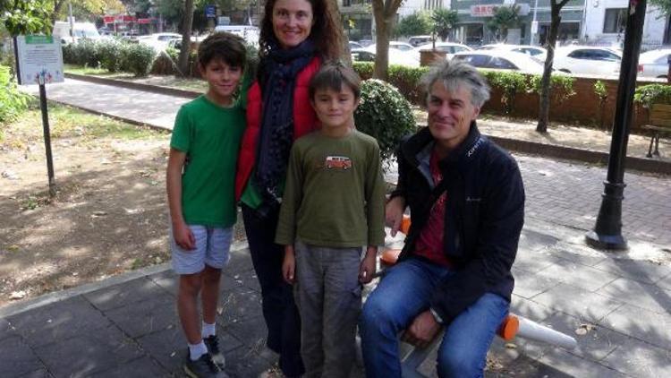 Avustralyalı çiftin kaybettiği iki oğlu 45 dakika sonra bulundu