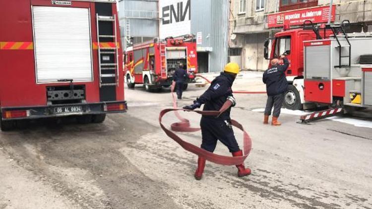 Ankara Sitelerdeki yangında 2 iş yeri kullanılamaz hale geldi