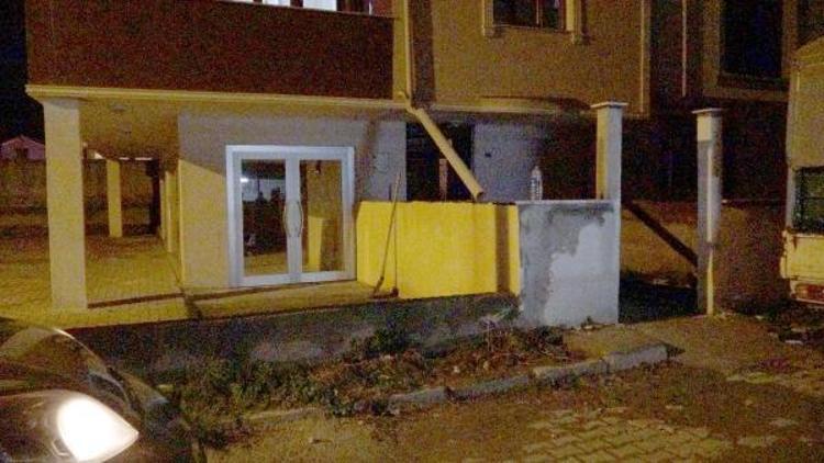 Açığa alınan polis, yıkılan duvarın altında kalarak öldü