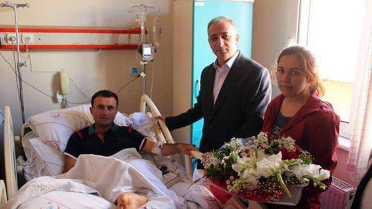 AK Parti Muğla teşkilatı, Köyceğizde çatışmada yaralanan Binbaşı Oruçu ziyaret etti