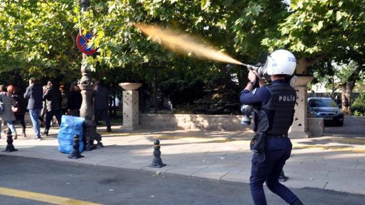 Ankarada gar saldırısının yıl dönümünde polis müdahalesi