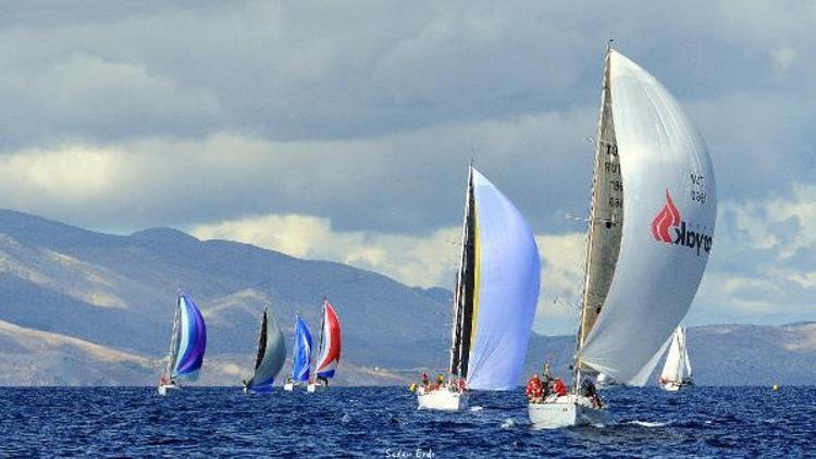 Çeşmede yelkenler fora