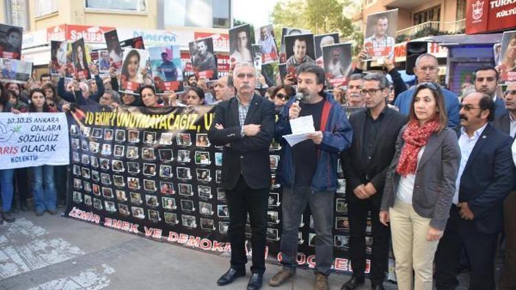 Ankara Gar saldırısında ölenler İzmirde anıldı