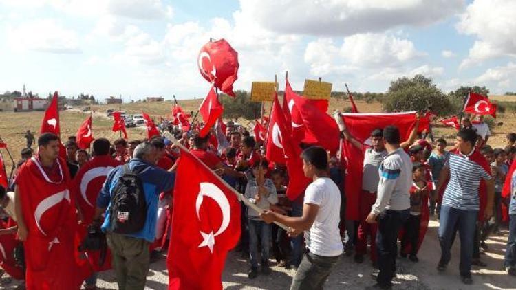 Sınırdaki evlere Türk bayrağı (2)