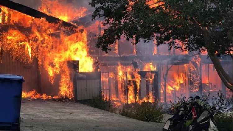 Kaliforniya’daki yangın sürüyor, ölü sayısı 11’e yükseldi