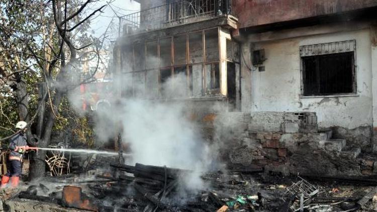 5 çocuklu Irak Türkmeni ailenin evi yandı