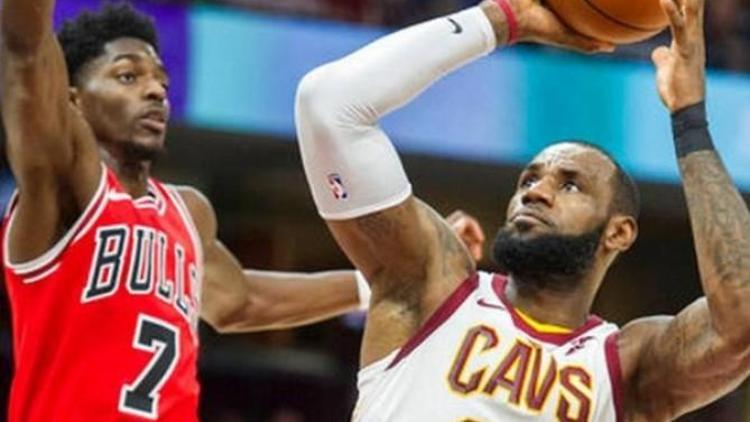 LeBron ilk maçına çıktı, Cedi 3 sayı attı