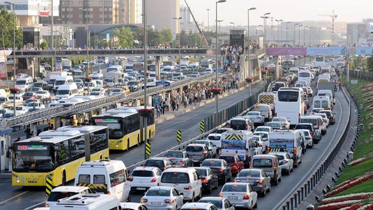 Trafiğe kayıtlı araç sayısı 22 milyona yaklaştı