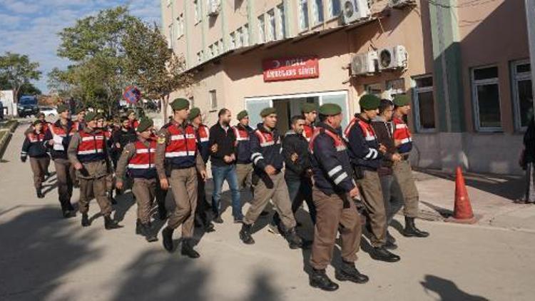 Yunanistana kaçarken yakalanan 4 PKKlı adliyeye sevk edildi