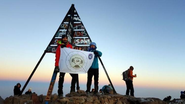 Vanlı dağcı 4 bin 167 metrelik Toubkal Dağına tırmandı