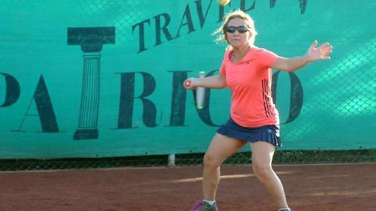 Manavgatta tenis turnuvası başladı