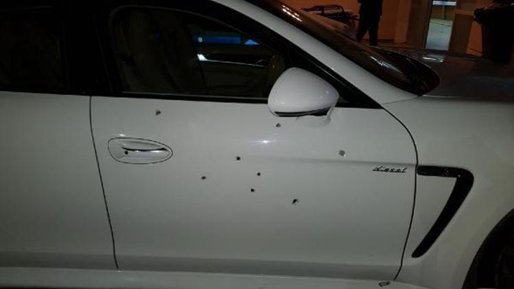 Türkücü Gökhan Doğanayın bulunduğu araca silahlı saldırı