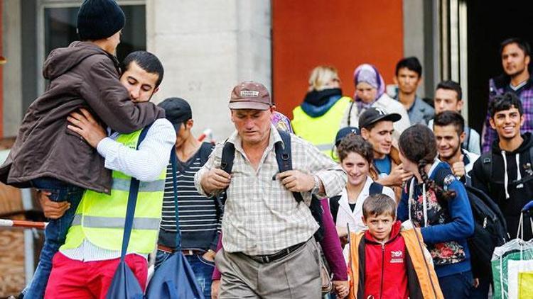 70 bin mülteci yakını Almanya’ya gelmeyi bekliyor