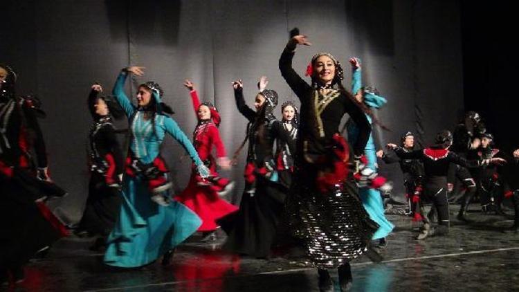 Karsta Kafkas dansları rüzgarı
