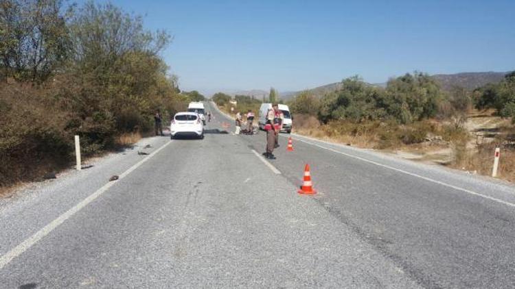 Otomobille çarpışan motosikletin sürücüsü öldü