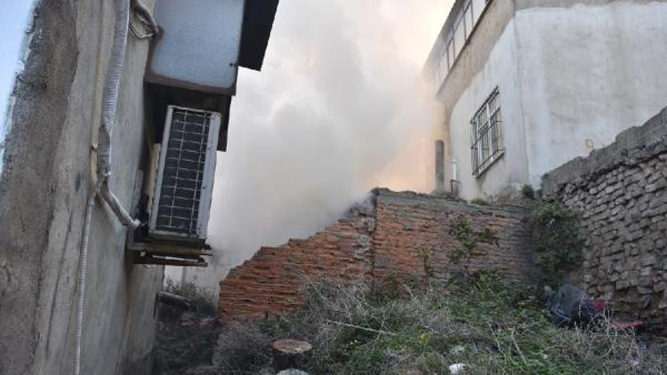 Sinop’ta kullanılmayan boş evde yangın çıktı