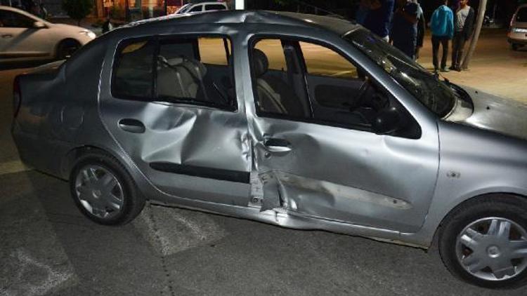 Gazipaşada kaza: 2 yaralı