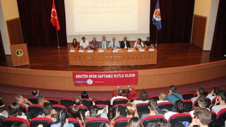 Sporcular öğrencilerle panelde buluştu