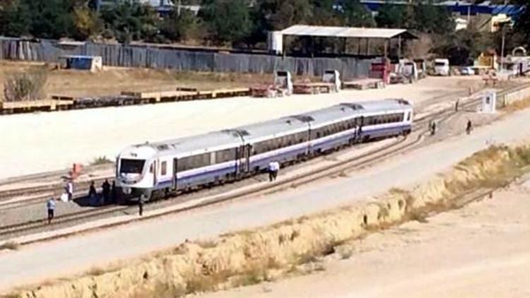 Denizli-İzmir seferini yapan yolcu treni raydan çıktı