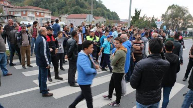 Zonguldak Ereğlide kazaların yaşandığı yolda eylem