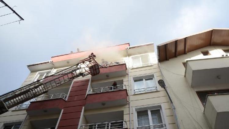 Sinop’ta 5 katlı apartmanda yangın paniği