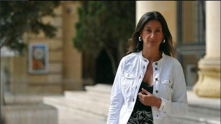Malta’da arabasına bomba yerleştirilen gazeteci öldü