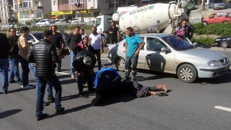 Hafif ticari aracın yayaya çarptığı kaza, güvenlik kamerasında