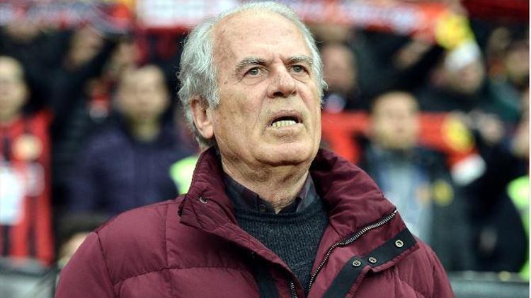 Mustafa Denizli açıkladı Derbinin hakemi...