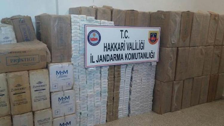 Yüksekovada iki araçtan 50 bin paket kaçak sigara çıktı