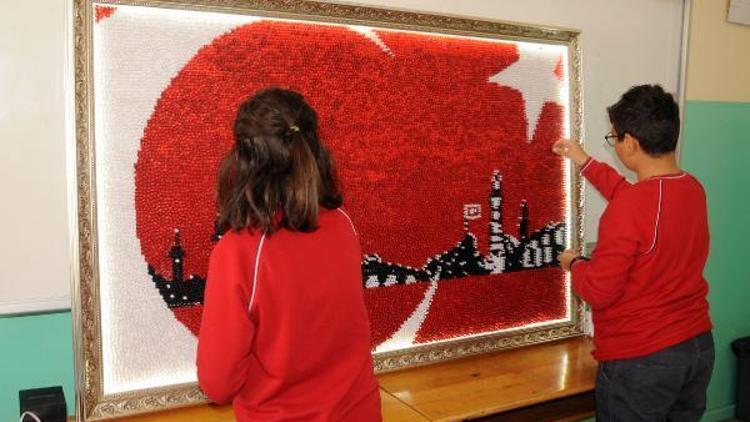 20 bin mantar pano çivisi ile Türk bayrağı motifi yaptılar