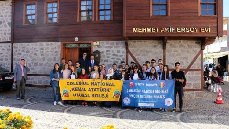 Romanyalı öğrenciler, Mehmet Akifin evini gezdi