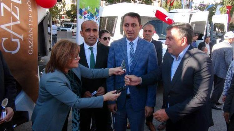 Gaziantepte belediyelere araç desteği