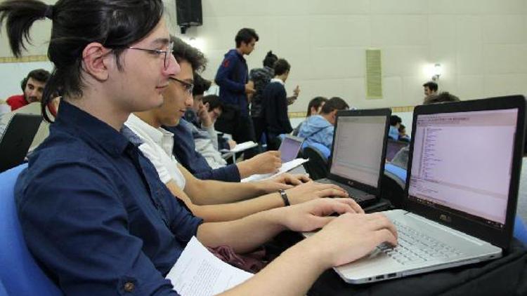 Kırklareli Üniversitesi öğrencileri, kod yazdı