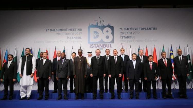 Fotoğraflar // D-8 Zirvesinde Cumhurbaşkanı Erdoğanın katılımıyla aile fotoğrafı
