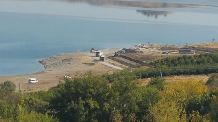 Kahtada baraj sahiline yürüyüş yolu