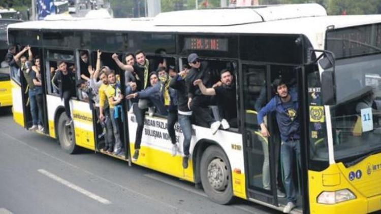 Bu görüntüler son bulabilir Maça giderken otobüs camlarını kıranlar...