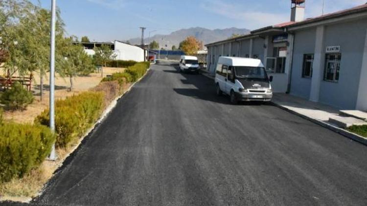 Vanın İpekyolu Belediyesi, yol asfaltlama çalışmalarına hız verdi