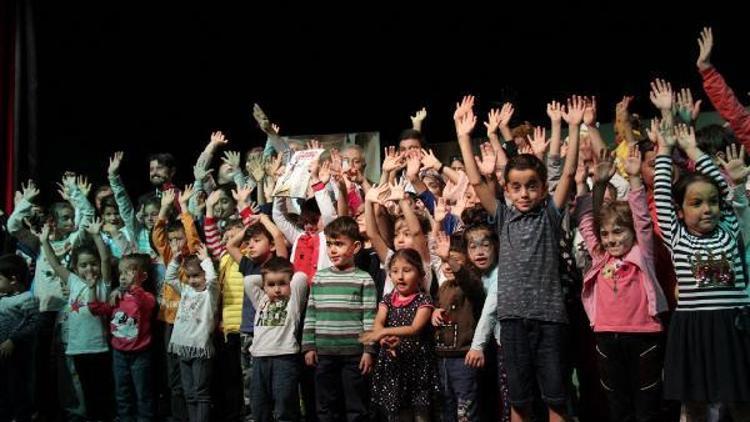 Kağıthane’de en çok çocuk ile tiyatro izleme rekoru kırıldı