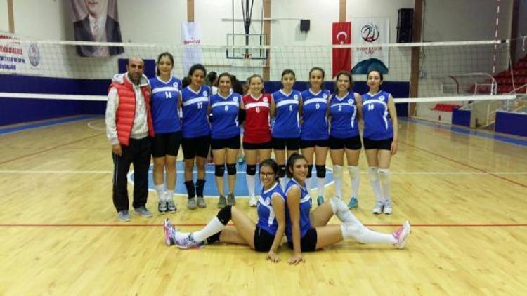 Kırklareli Üniversitesi bayan voleybol takımı şampiyon oldu