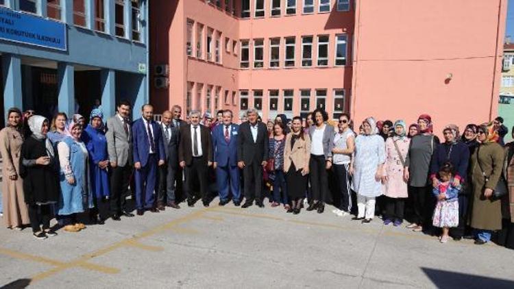 Körfezde spor salonu ve satranç sınıfı açıldı