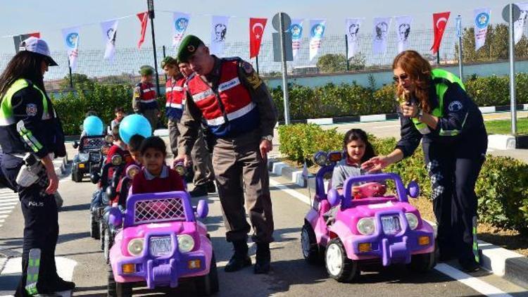 Çocuklara uygulamalı trafik eğitimi