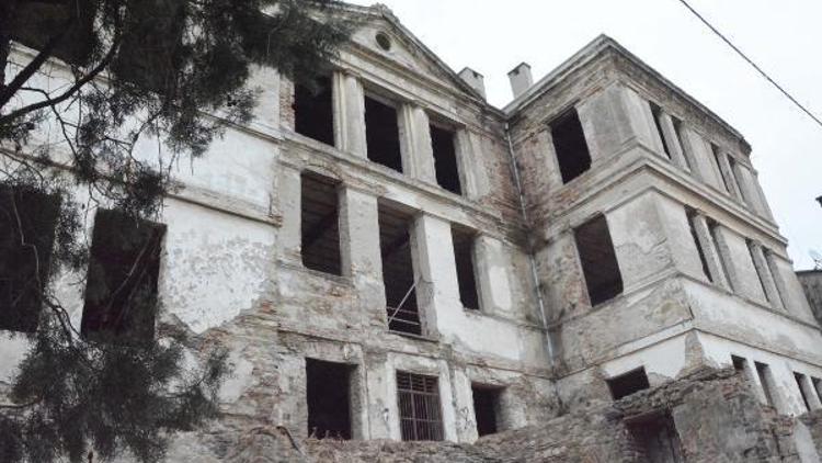 Mudanya’daki tarihi Taş Mektep küllerinden doğuyor