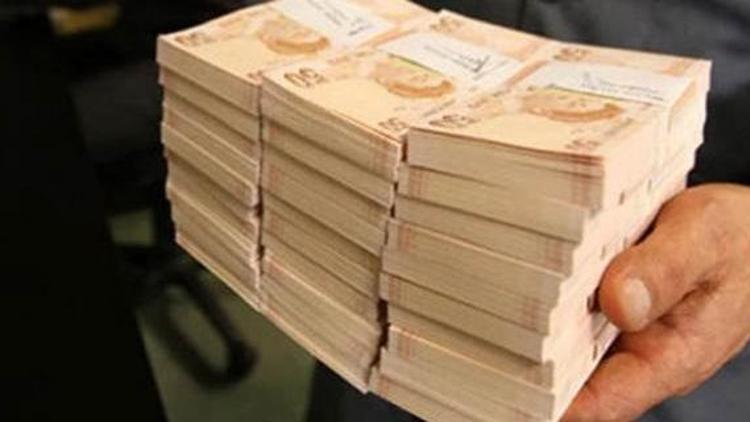 Hazine 9,6 milyar lira borçlandı