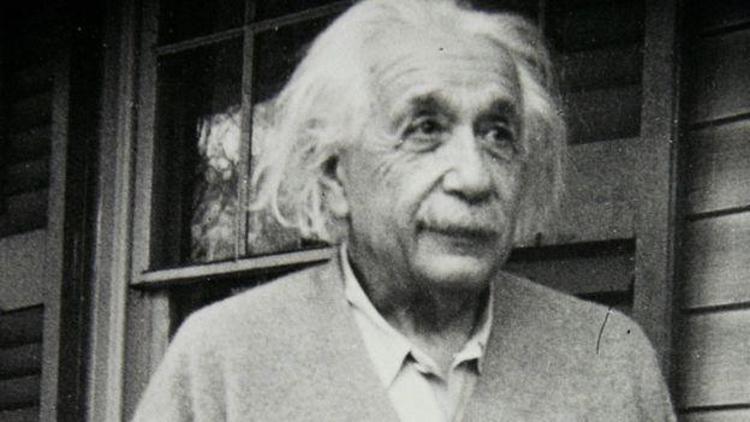 Einsteinın mutluluk formülleri 1 milyon 560 bin dolara satıldı