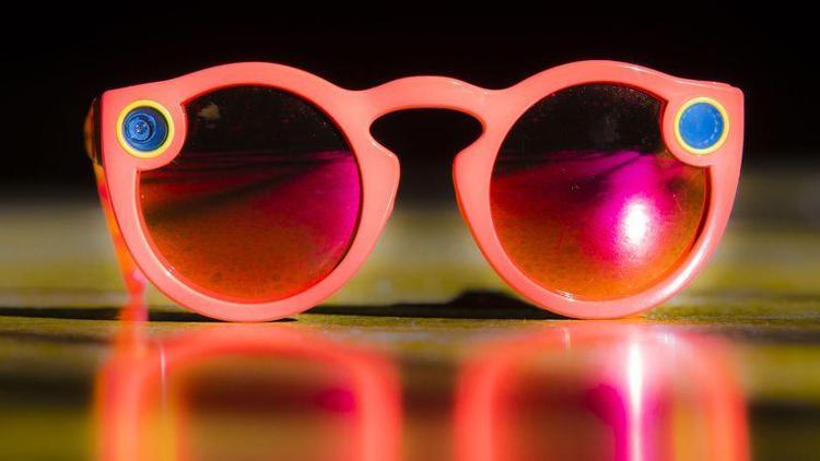 Snapchatin akıllı gözlüğü Spectacles depoda çürüyor