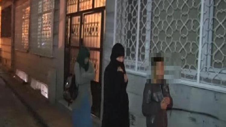 İstanbulda DAEŞ operasyonu: 3ü kadın, 4 gözaltı