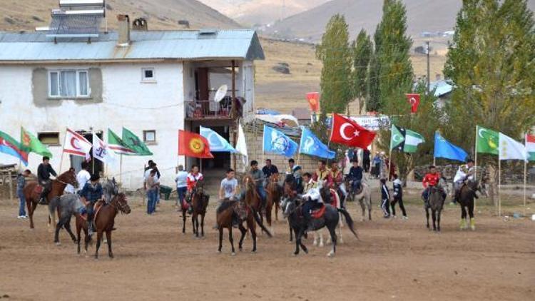Ercişteki Kırgız Türkleri, kültürlerini yaşatıyor