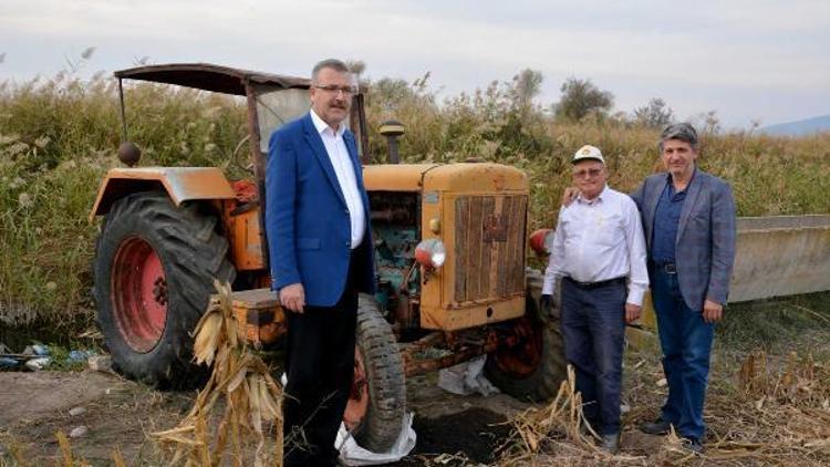 67 yıllık hatıraya tarlada plaket