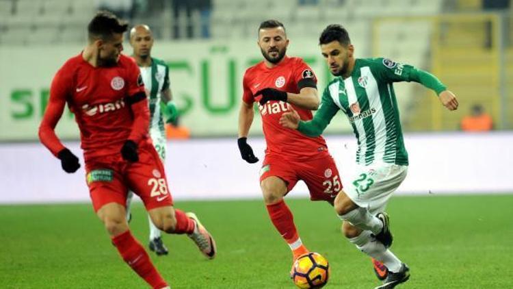 Bursaspor sahasında Antalyaspor’u ağırlıyor