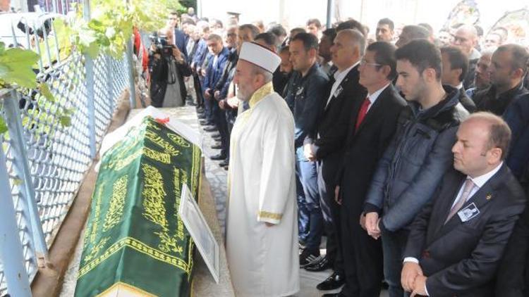 Bakan Canikli, Tirebolu Ak Parti İlçe Başkanının cenazesine katıldı